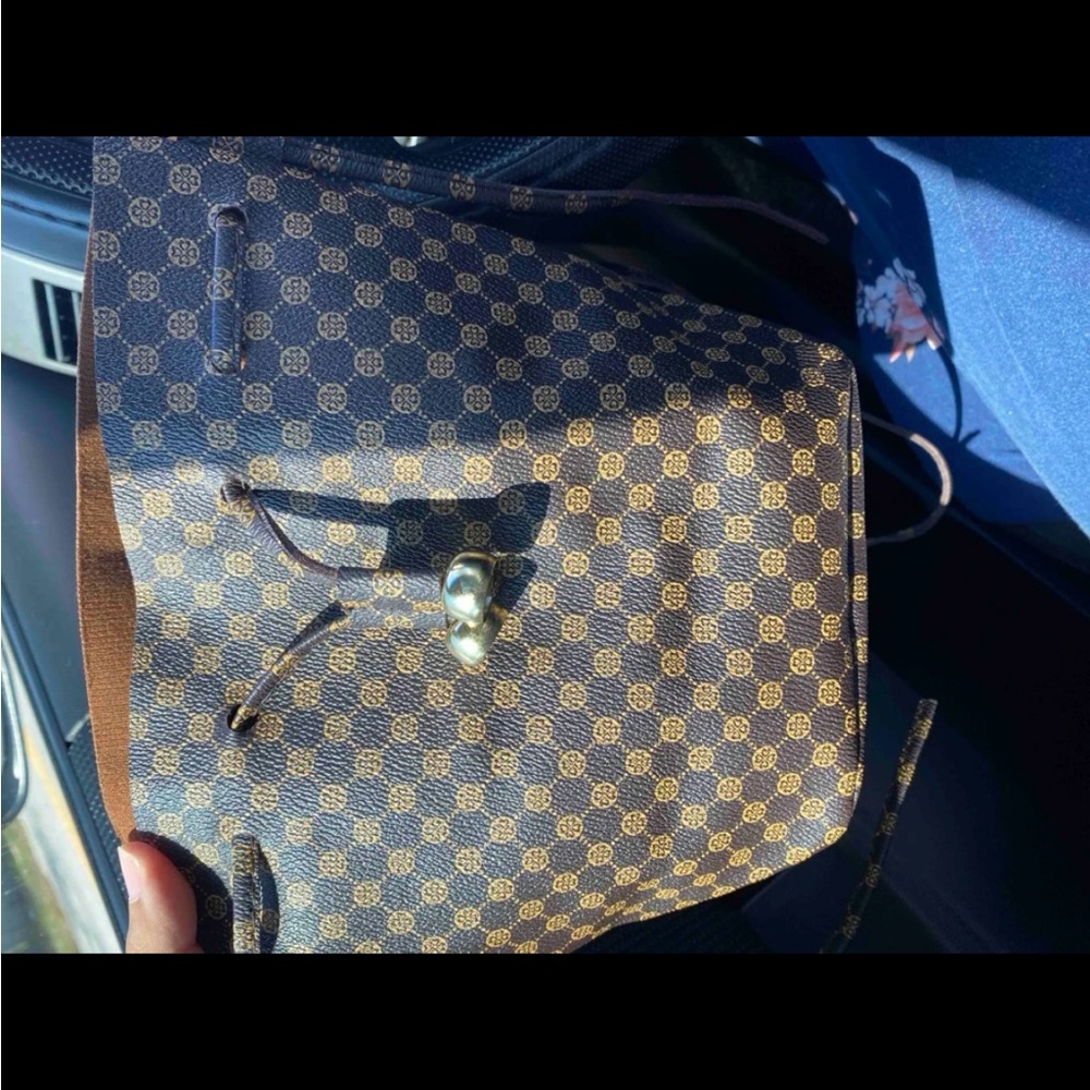 Bucket bag